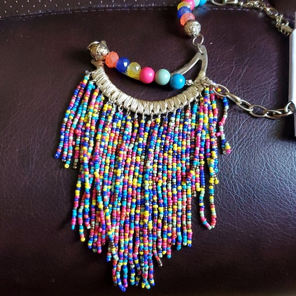 Beaded necklace & earring set - Picture 3 of 3